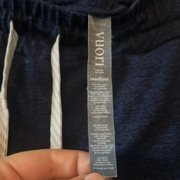 Vuori performance joggers - Picture 3 of 5